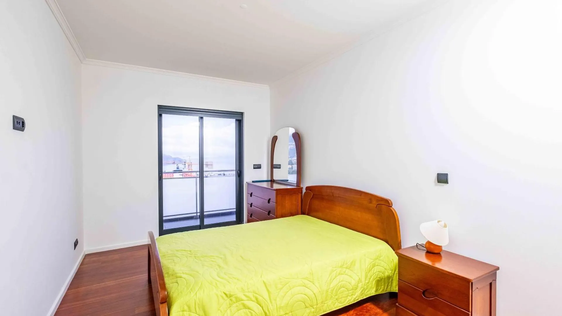 Rooms For Rent In Funchal