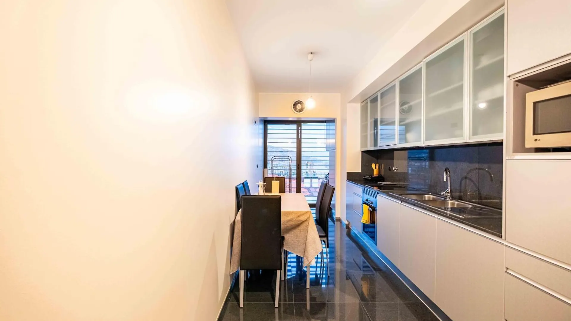 Appartement Rooms For Rent In Funchal